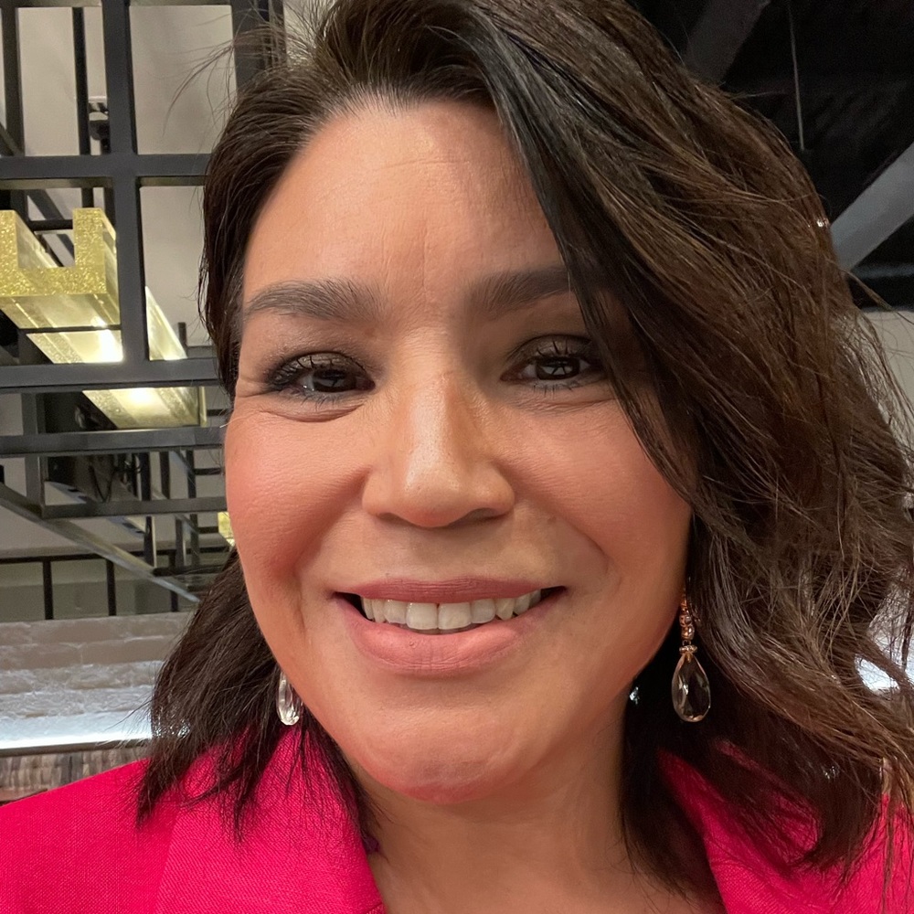 Meet your Posher, Iza